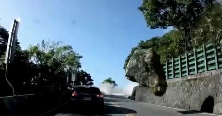 Frantic quest to rescue earthquake survivors in Taiwan