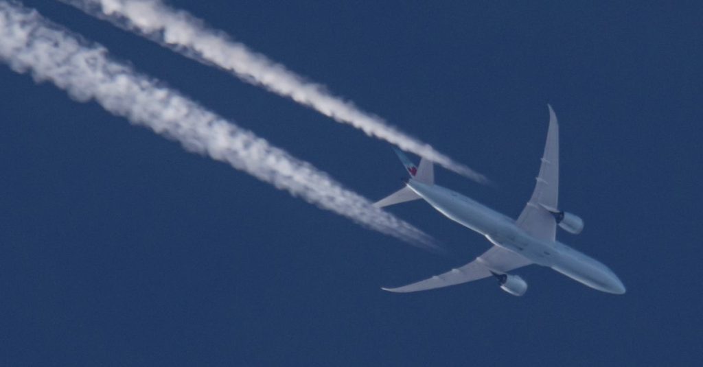 Boeing Engineer Raises Concerns About Global 787 Fleet Maintenance