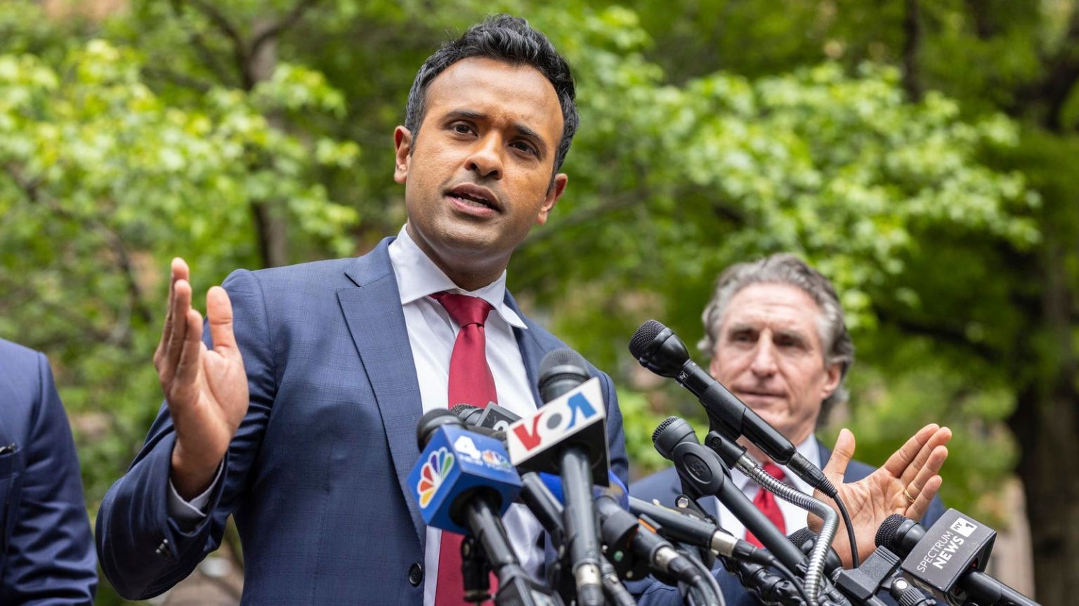 Vivek Ramaswamy’s Investment in Buzzfeed Leads to Surge in Share Price