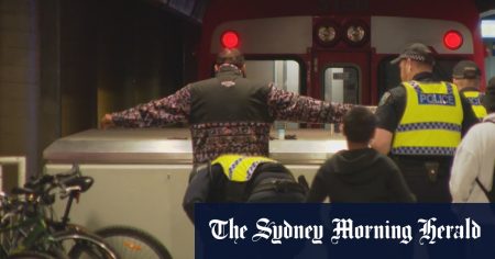 Police focus on catching criminals aboard trains