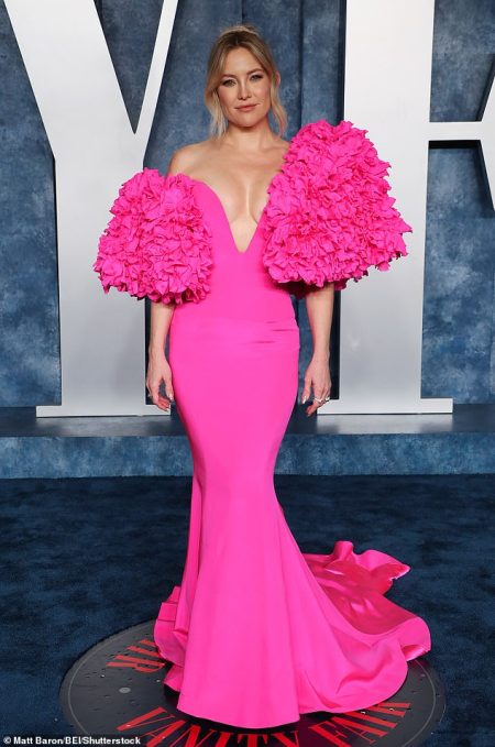 Kate Hudson, 45, opens up about motherhood with three children from three different fathers, a situation reminiscent of her mother Goldie Hawn’s own experience.