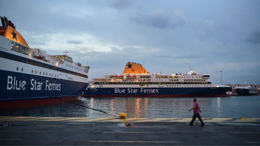 Greek authorities dismantle international cocaine trafficking ring, leading to the arrest of 4 people