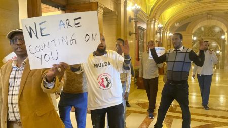 Uber and Lyft commit to remaining operational in Minnesota following driver pay compromise passed by Legislature