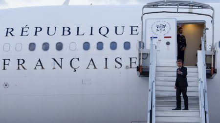 French President Macron emphasizes the importance of restoring peace in riot-affected New Caledonia