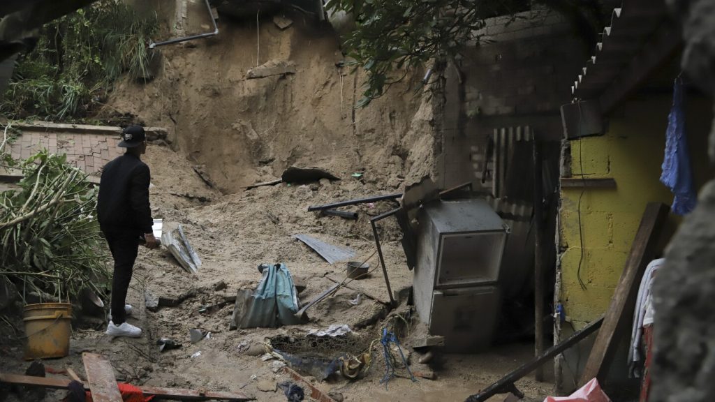 Death Toll in El Salvador Climbs to 19 as Heavy Rains Persist