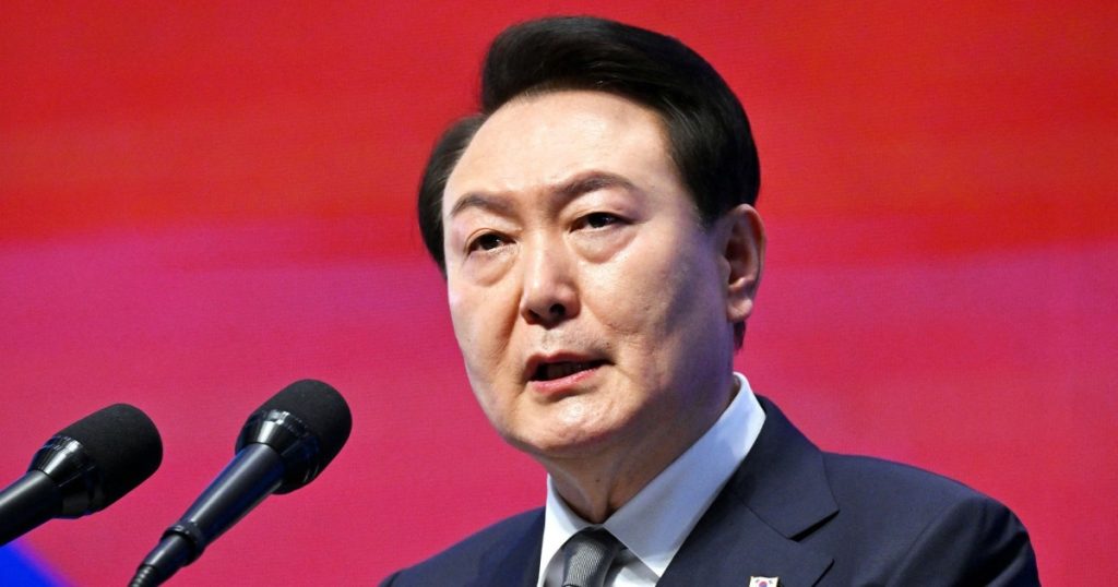 rewrite this title South Korea’s president detained by anticorruption investigators