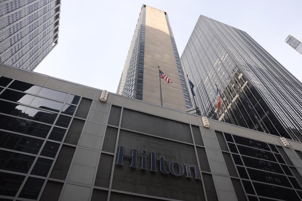 rewrite this title Drone crashes into NYC Hilton Hotel in Midtown — prompting shutdown of block: sources