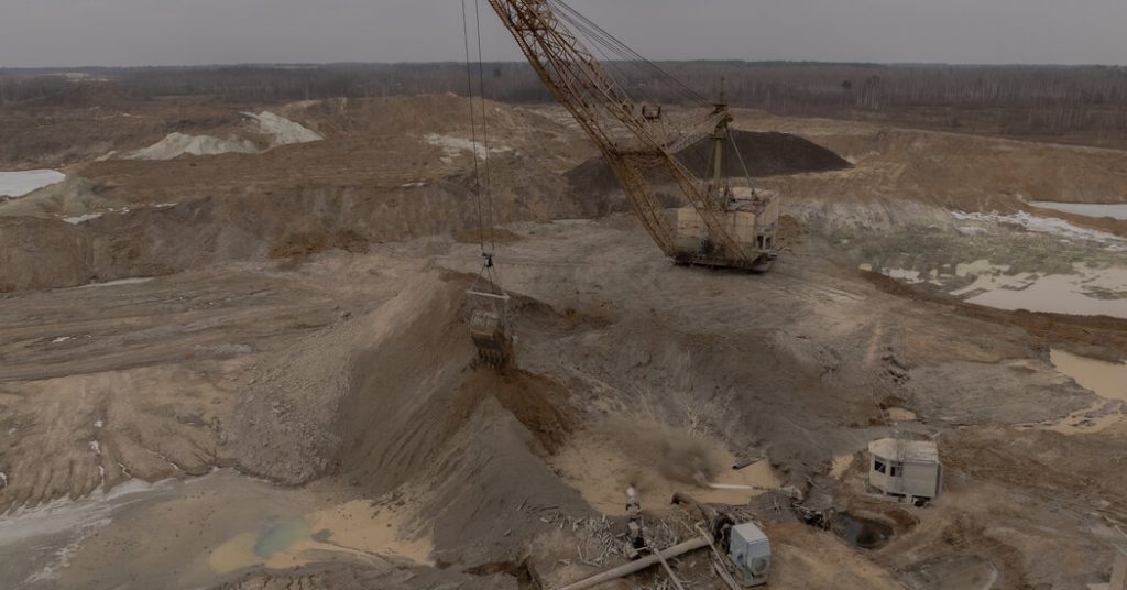 rewrite this title Ukraine Mineral Deal Is in Peril After Trump-Zelensky Meeting: What We Know