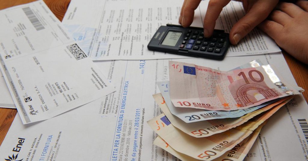 rewrite this title in english Decreto Bollette, Meloni chiede più risorse: il Cdm slitta a venerdì