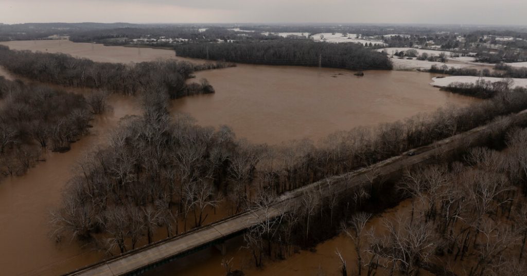rewrite this title Powerful Winds Lash the East Coast as Part of Deadly Winter Storm