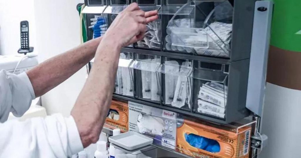 rewrite this title in english La crisi del SSN passa per l’emorragia di medici e infermieri