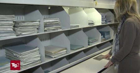 rewrite this title in english Le nuove norme sui concorsi pubblici e le ipotesi allo studio del governo contro il caro energia