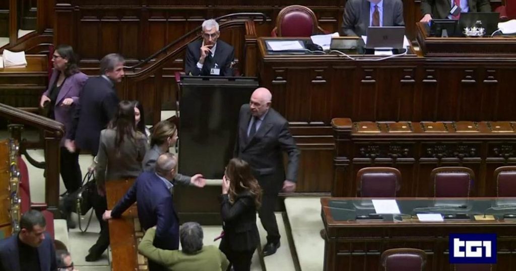 rewrite this title in english Caro bollette e politica estera sono al centro del dibattito politico italiano