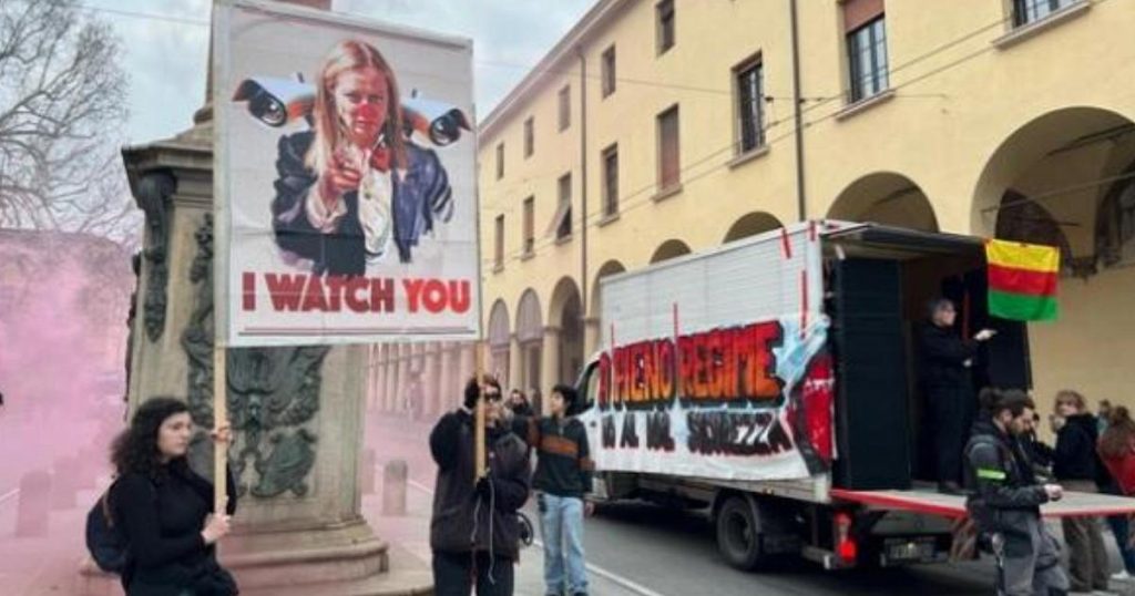 rewrite this title in english Mobilitazione contro il ddl sicurezza e a difesa dei diritti costituzionali