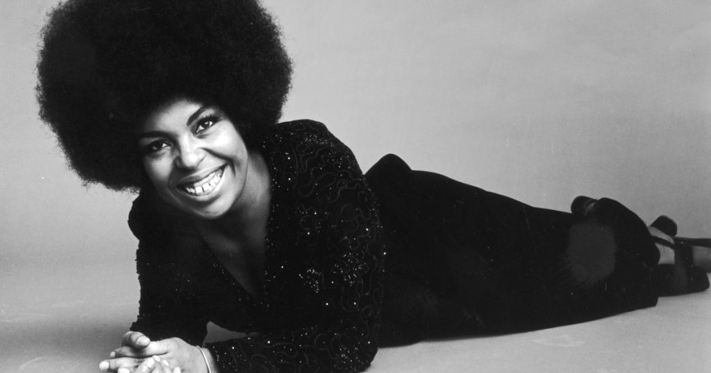rewrite this title Roberta Flack, Grammy-winning singer of ‘Killing Me Softly with His Song,’ dies at 88