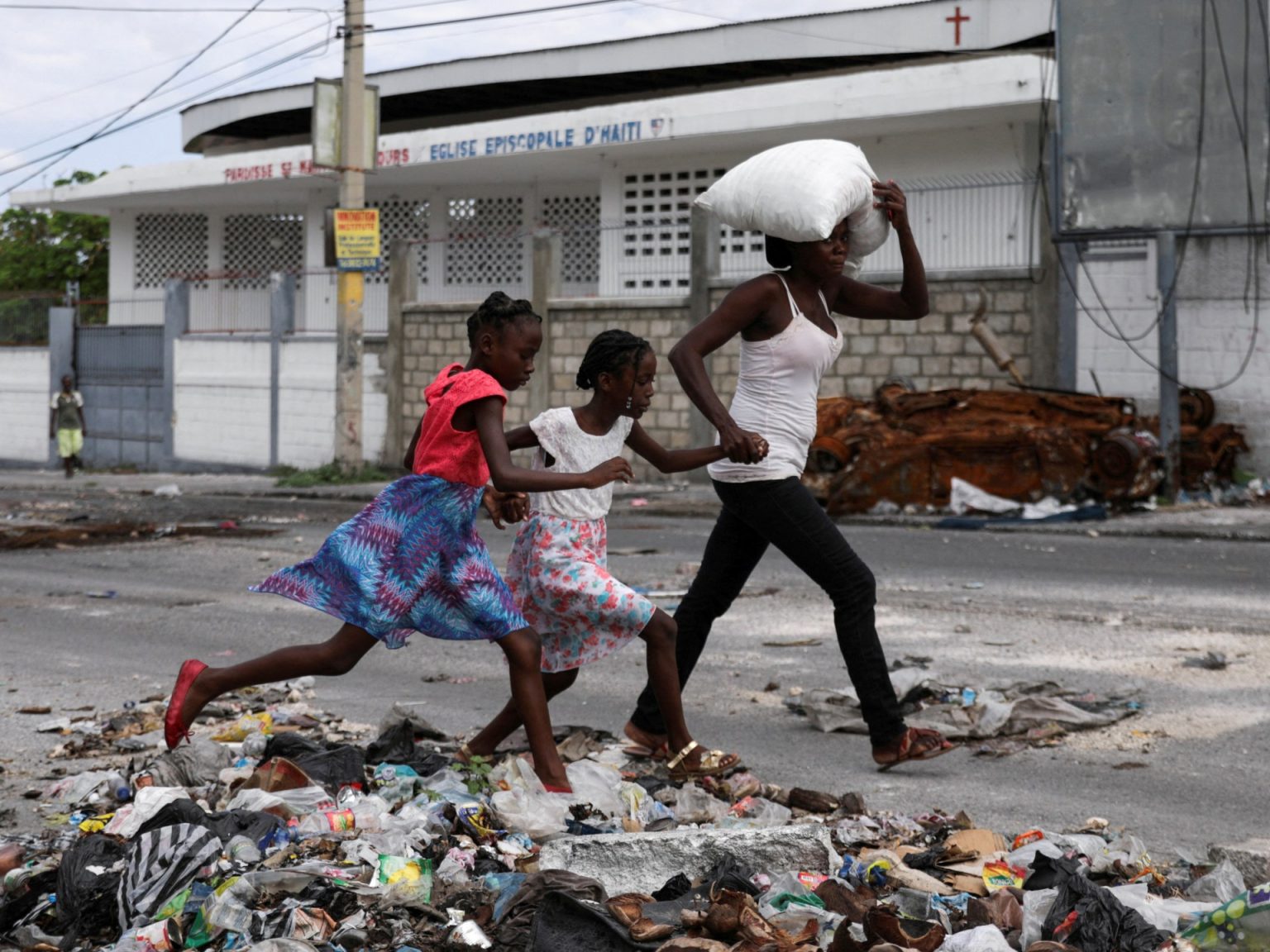 rewrite this title Children in Haiti falling prey to gruesome gang violence, Amnesty warns