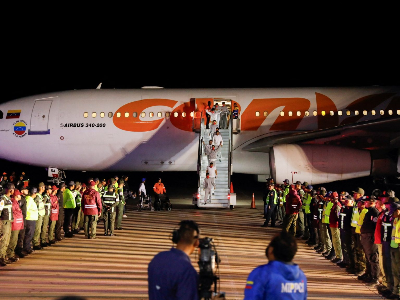 rewrite this title US deports 177 Venezuelan migrants from Guantanamo Bay