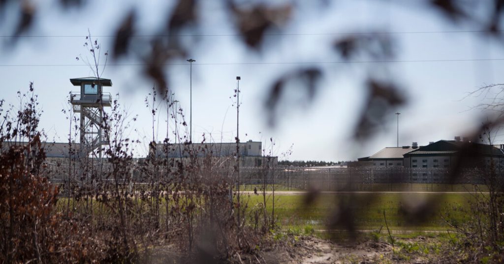 rewrite this title South Carolina Death Row Inmate Chooses to Be Executed by a Firing Squad