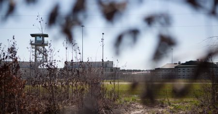 rewrite this title South Carolina Death Row Inmate Chooses to Be Executed by a Firing Squad