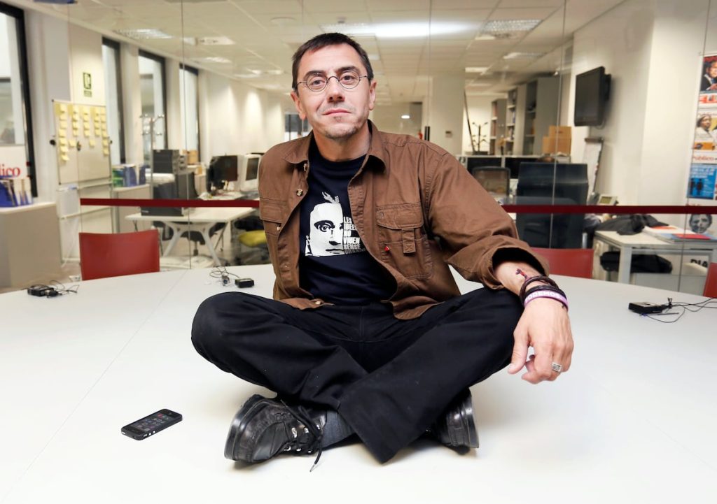 rewrite this title in english Monedero deja de dar clase en la Complutense “hasta nuevo aviso” después de que saliera a la luz una denuncia de acoso sexual