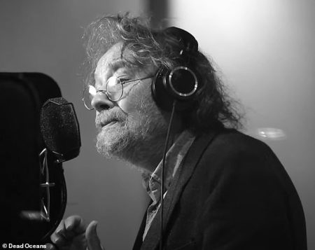 rewrite this title Iconic cult singer-songwriter dies ‘peacefully’ at the age of 81 as tributes pour in for star branded a ‘gentleman with the biggest of hearts’