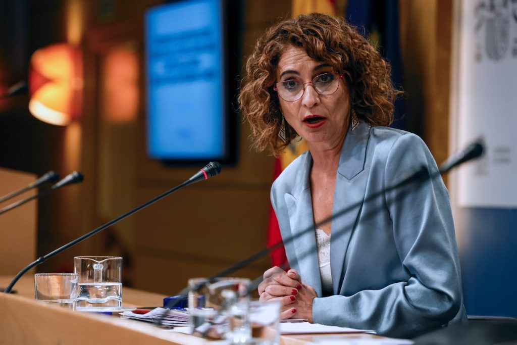 rewrite this title in english Última hora de la actualidad política, en directo | La reforma de la ley del suelo vuelve a votarse este martes en el Congreso