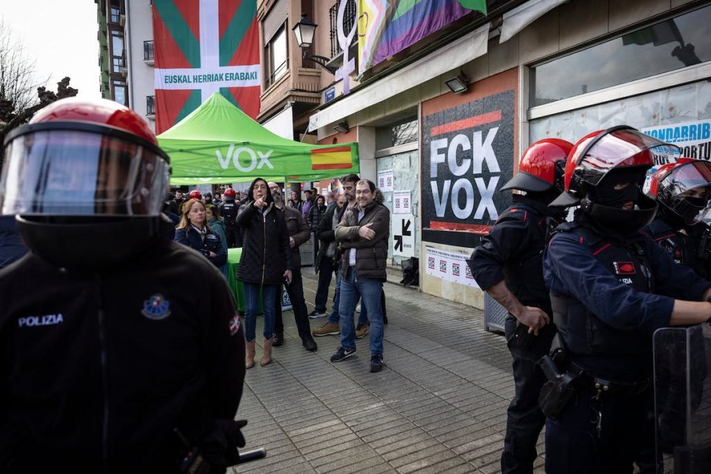rewrite this title in english Tensión y altercados tras instalar Vox una carpa en el centro de Errenteria