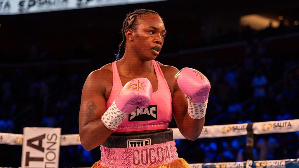 rewrite this title Claressa Shields makes boxing history as 1st-ever female undisputed heavyweight champion