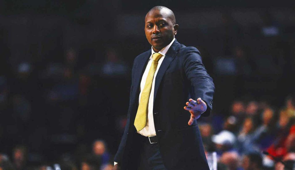 rewrite this title Mizzou coach begs fans, ‘Please, do not rush the court!’ after win over No. 4 Alabama