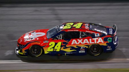 rewrite this title William Byron captures 2nd straight Daytona 500 victory in overtime lap thriller