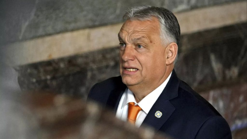 rewrite this title Hungary threatens to expel dual nationals in 'defend sovereignty' push