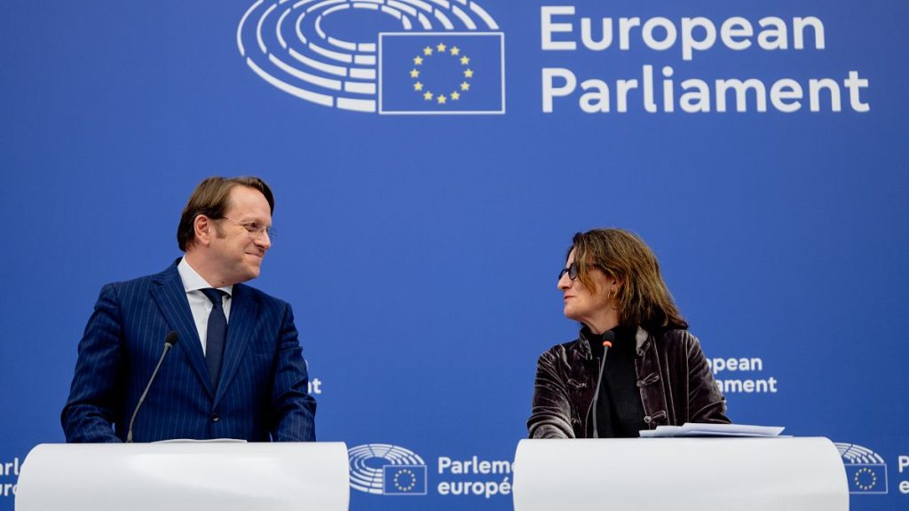 rewrite this title Commission to push 'buy European' in new critical medicines act