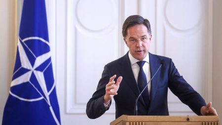 rewrite this title Rutte pledges 'unwavering' support for Bosnia amid rising tensions