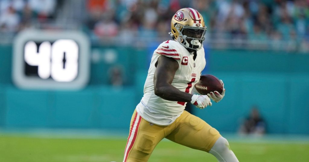 rewrite this title Commanders acquire wide receiver Deebo Samuel in trade with 49ers