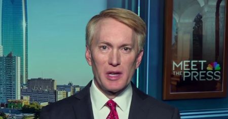 rewrite this title GOP Sen. James Lankford defends Zelenskyy as Trump officials question his leadership