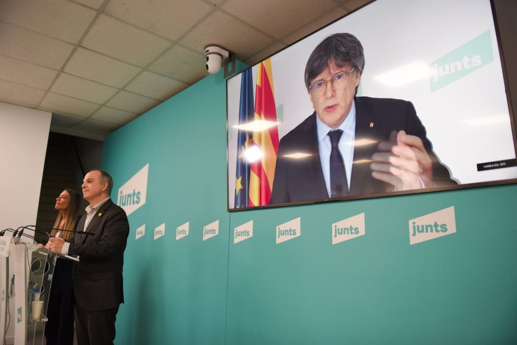 rewrite this title in english Jornada política del 4 de marzo de 2025 | Puigdemont descarta que el acuerdo sobre inmigración allane el camino a los Presupuestos