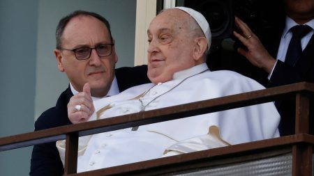 rewrite this title Pope Francis' doctors considered ending treatment, said 'there was a real risk he might not make it': report