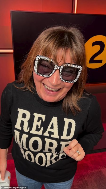 rewrite this title Lorraine Kelly attempts to hide her painful-looking black eye in Elton John style shades as she admits she ‘feels silly’ after disastrous fall at home