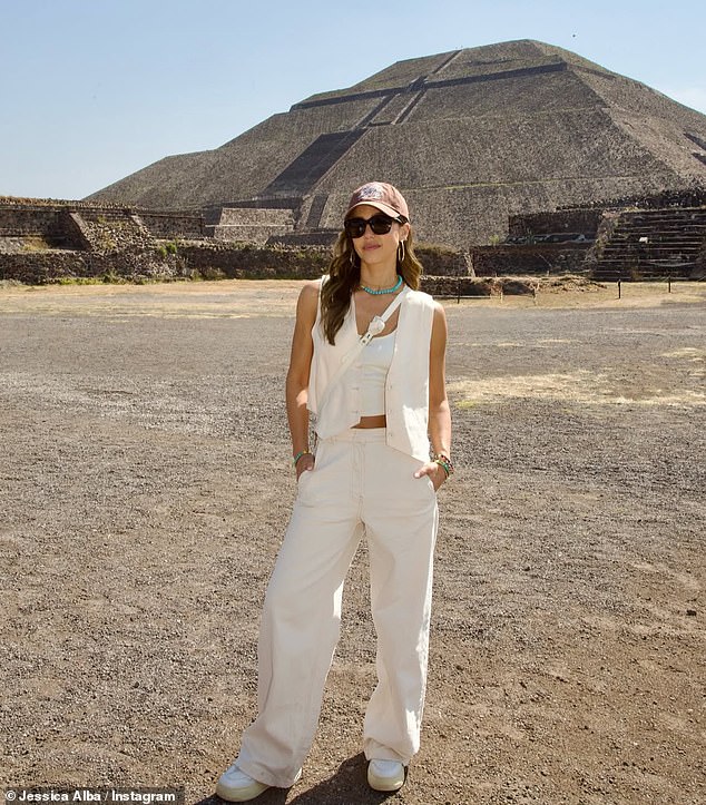 rewrite this title Jessica Alba shares cryptic post amid ‘complicated’ Cash Warren divorce