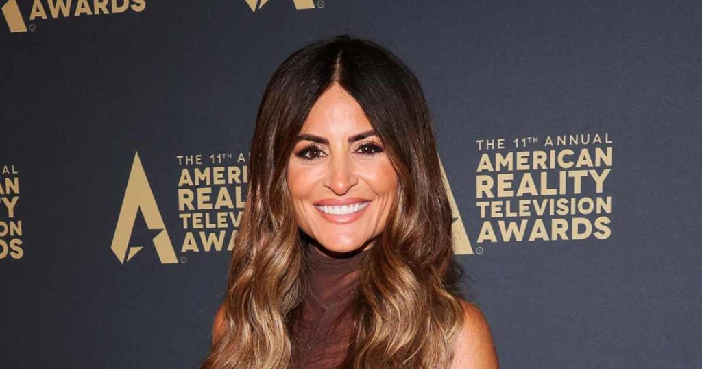 rewrite this title Windy City Rehab’s Alison Victoria Prepares to Say Goodbye to Her ‘Dreamy’ $2.9 Million Chicago Home (Exclusive)