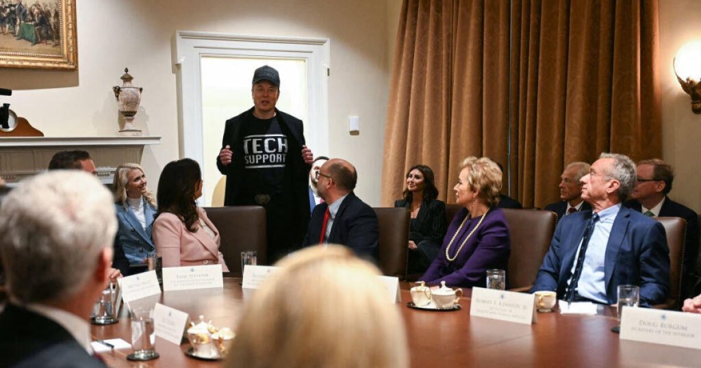 rewrite this title Second “what did you do last week” email goes out to some federal workers, sources say