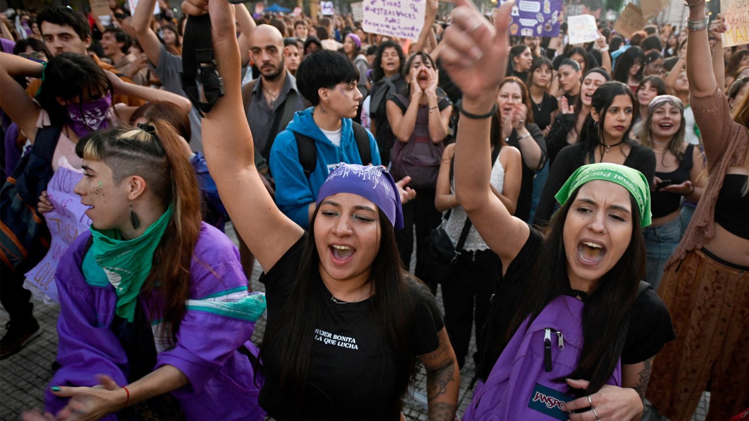 rewrite this title Thousands of women march against femicide in Argentina