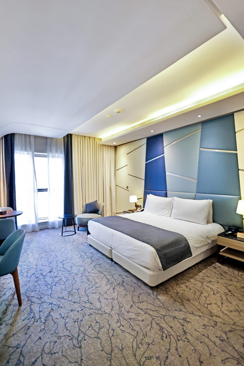 Your Next Destination in Dubai: Mövenpick Hotel Apartments Downtown Dubai – The Perfect Choice for Your Stay